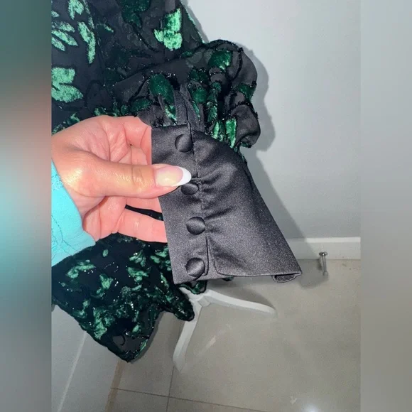 Alice + Olivia Black and Green Mini Dress - Picture 11 of 15